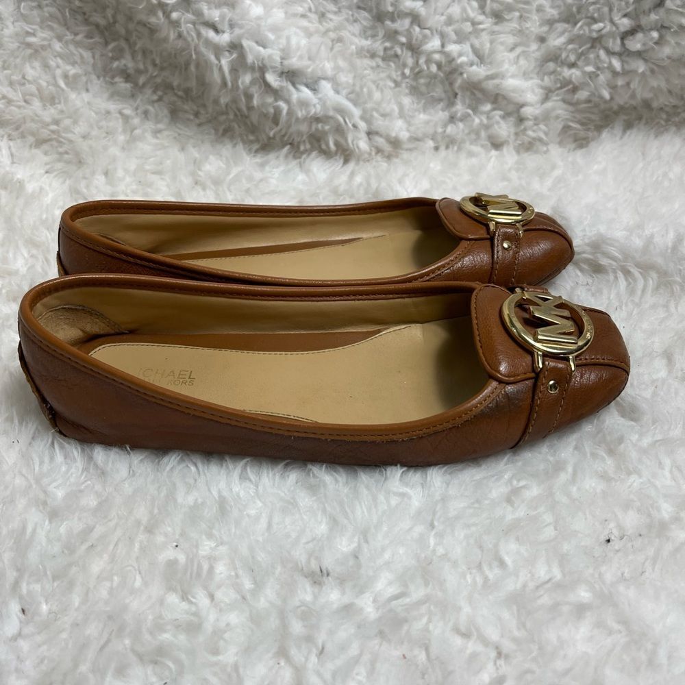 Michael Kors Fulton leather tan slip on flats with gold tone logo accent SZ7.5M - Picture 3 of 10